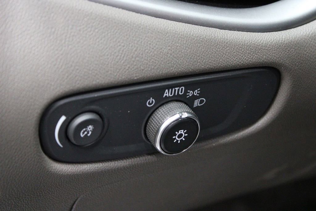 Used 2022 Chevrolet Malibu LT image 18