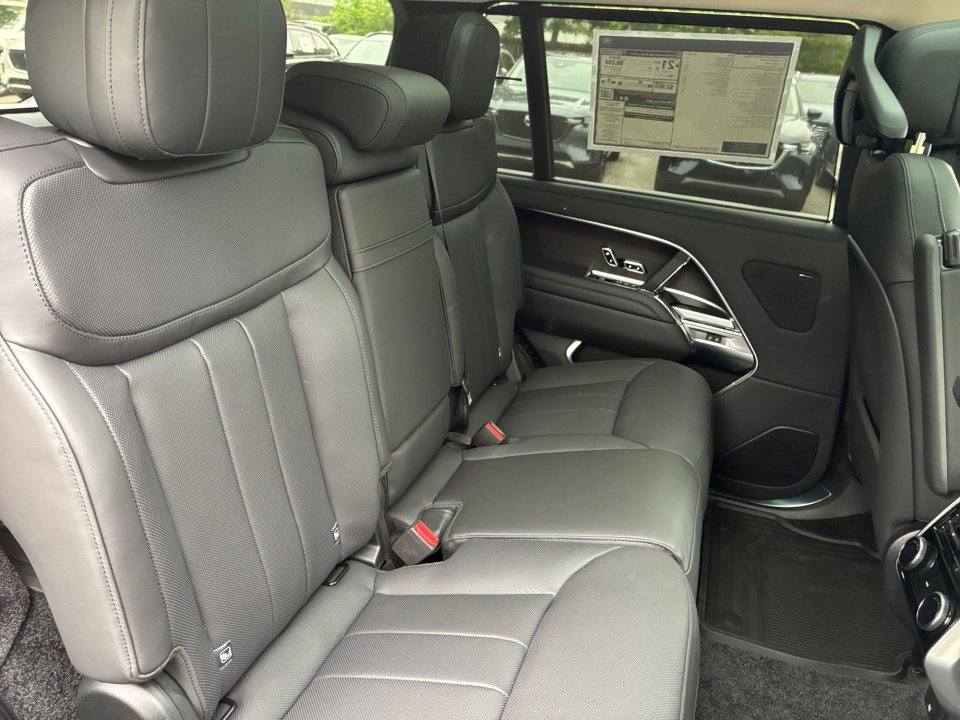 New 2026 Land Rover Range Rover Long Wheelbase SE AWD/4WD image 29
