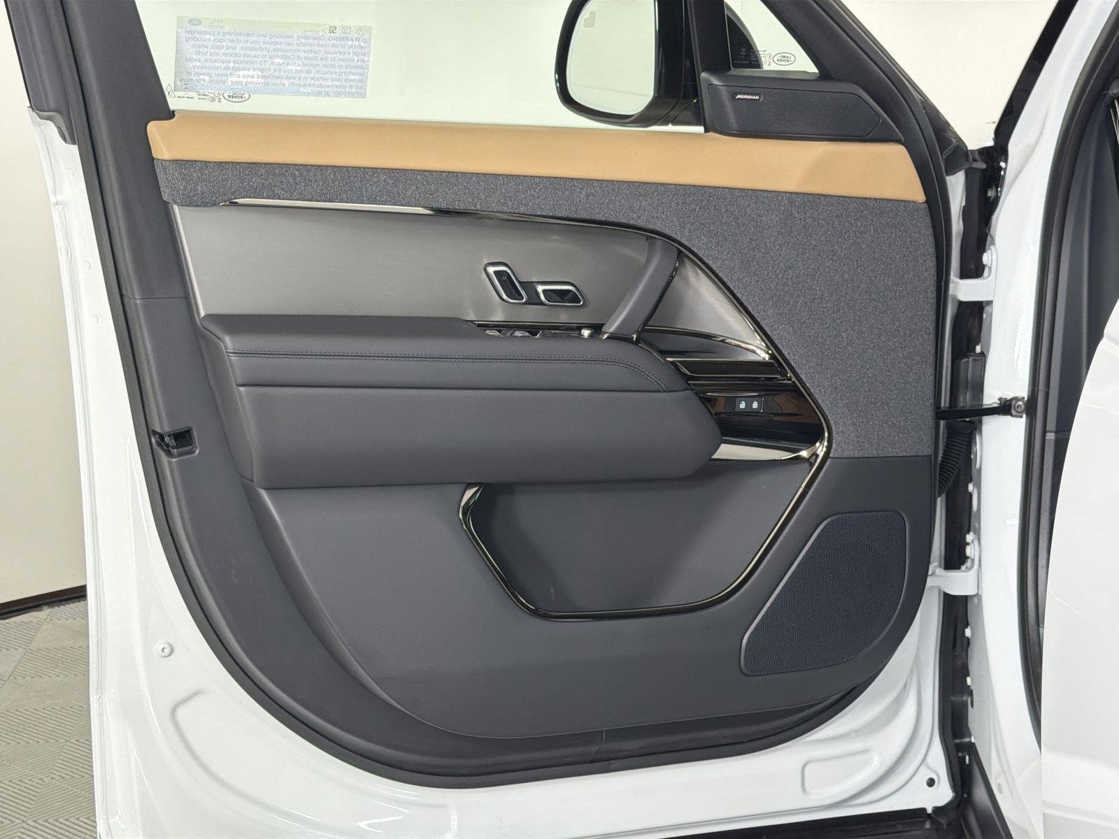 New 2026 Land Rover Range Rover Sport Dynamic SE image 21