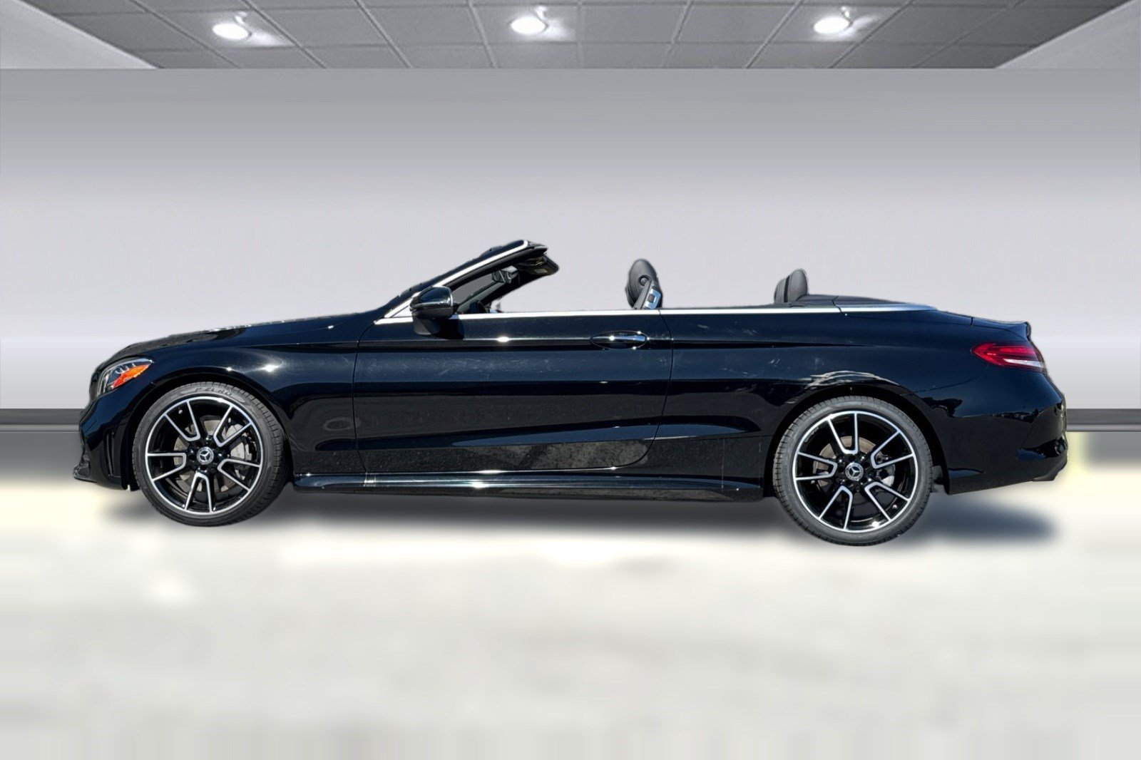 Used 2020 Mercedes-Benz C 300 Cabriolet image 2