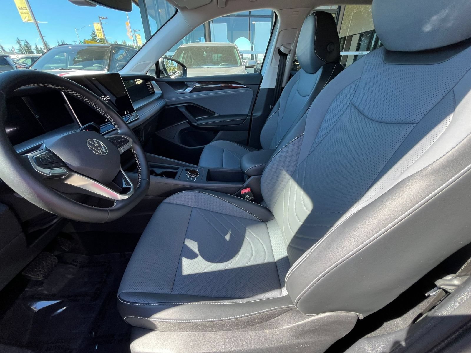 Used 2026 Volkswagen Tiguan SE AWD/4WD image 29