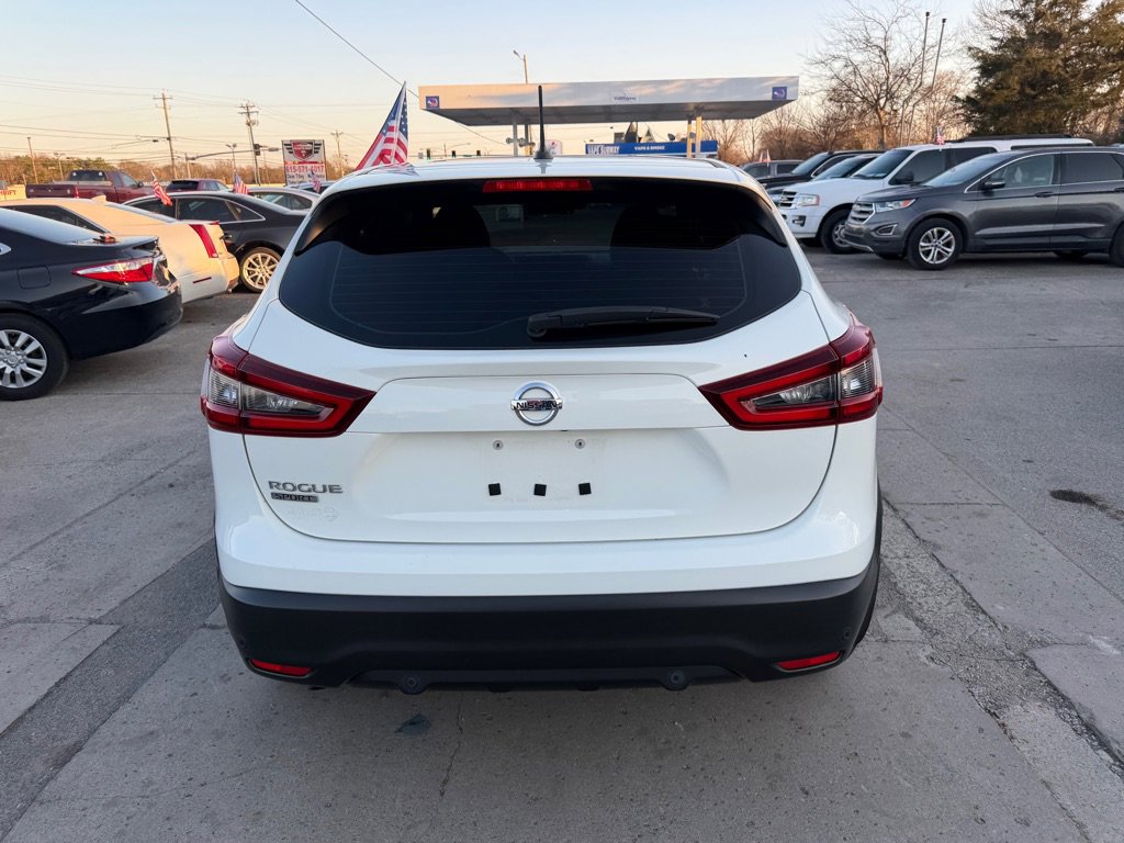 Used 2020 Nissan Rogue Sport S image 6