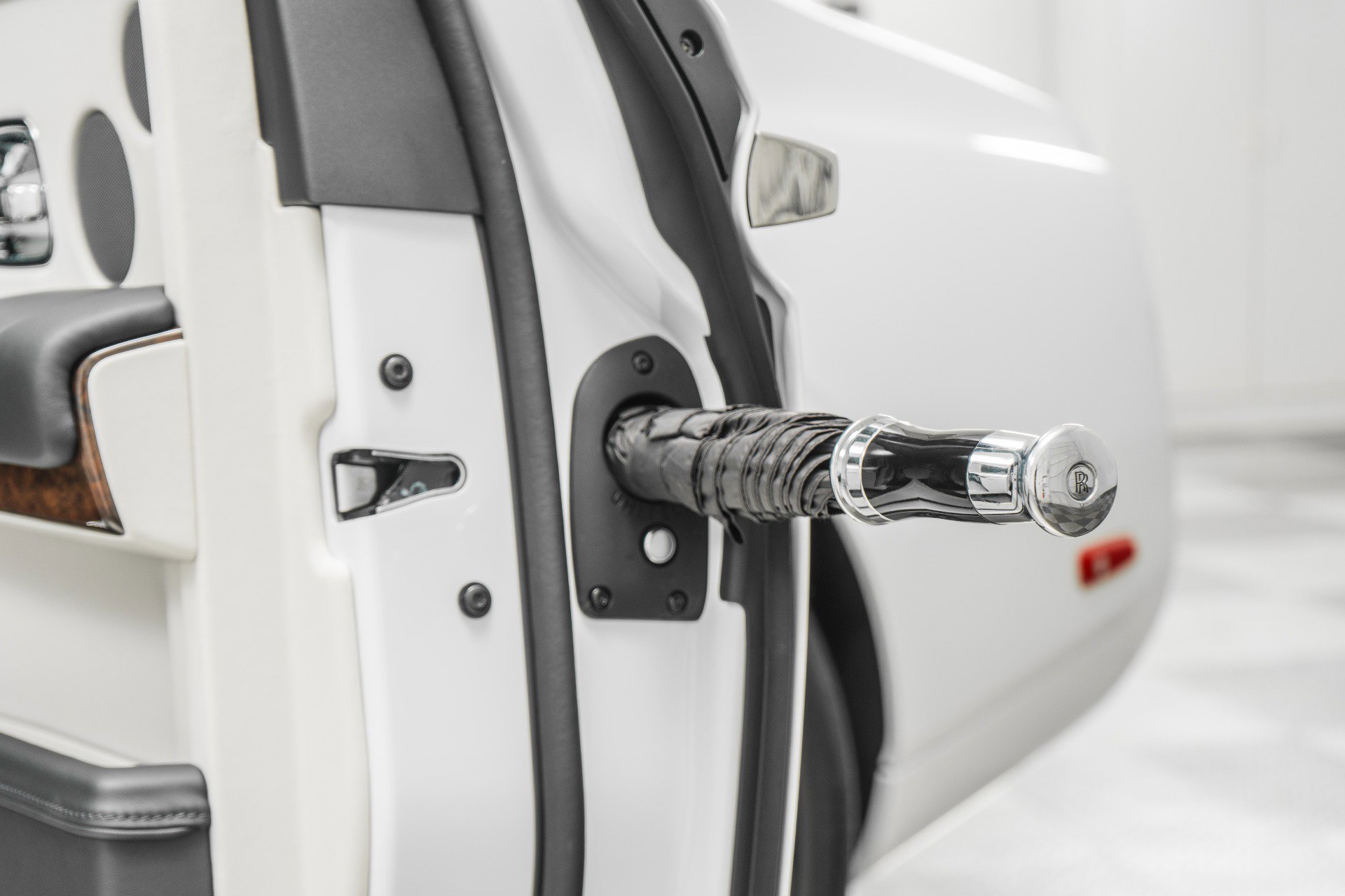 Used 2023 Rolls-Royce Phantom Sedan image 47