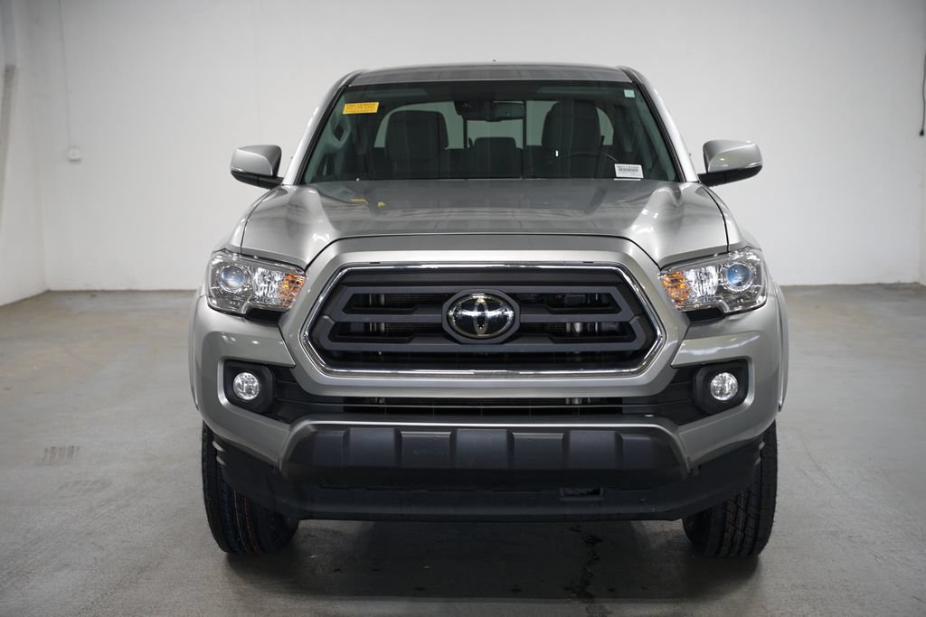 Used 2023 Toyota Tacoma SR5 w/ Technology Package RWD image 2