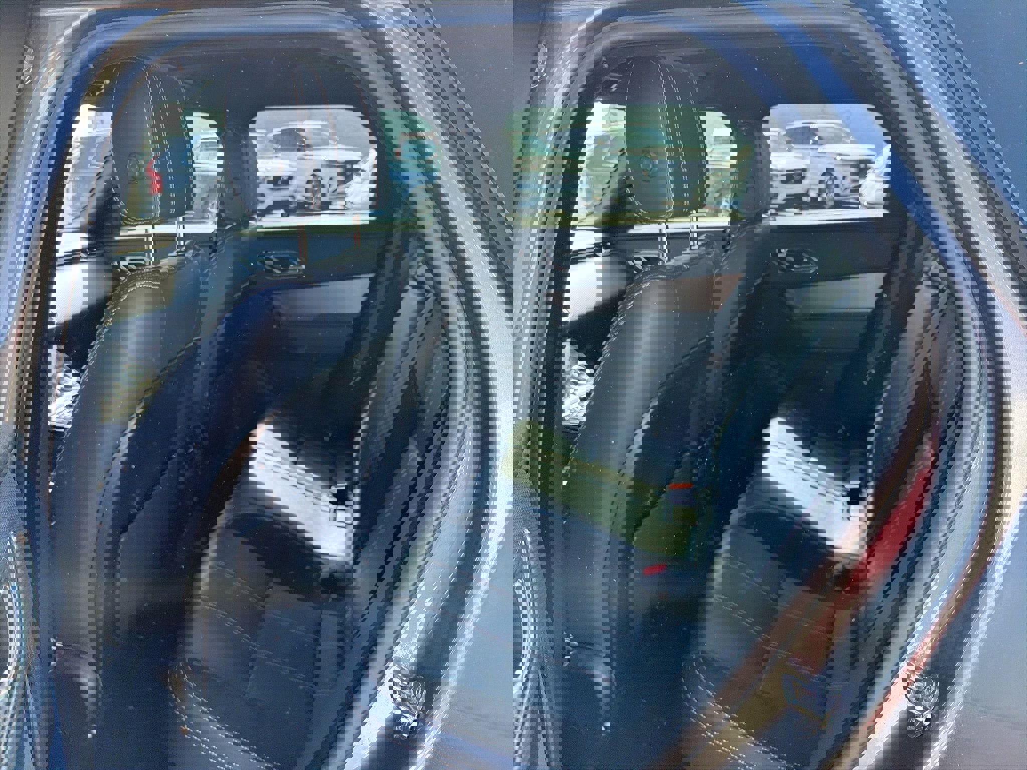 Used 2019 Land Rover Range Rover Velar S image 10