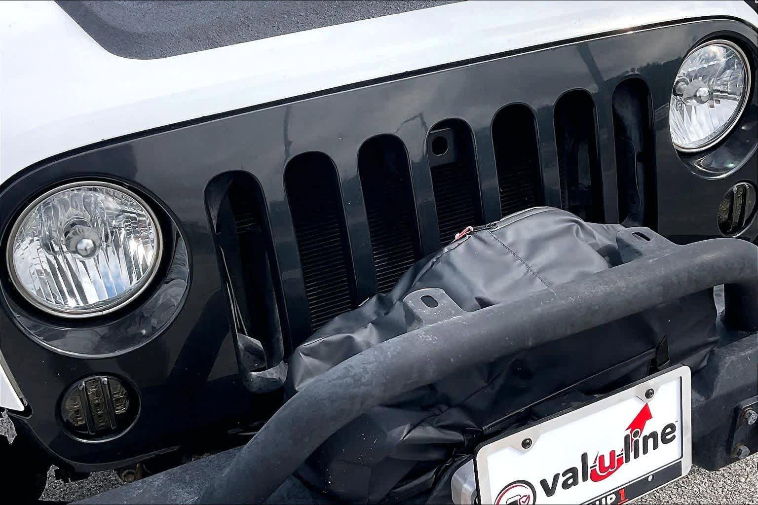 Used 2015 Jeep Wrangler Unlimited Sahara AWD/4WD image 29