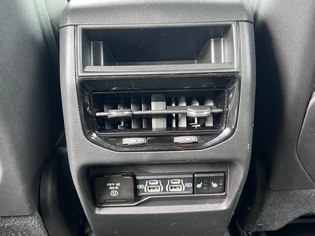 Used 2024 Jeep Grand Cherokee Limited AWD/4WD image 31