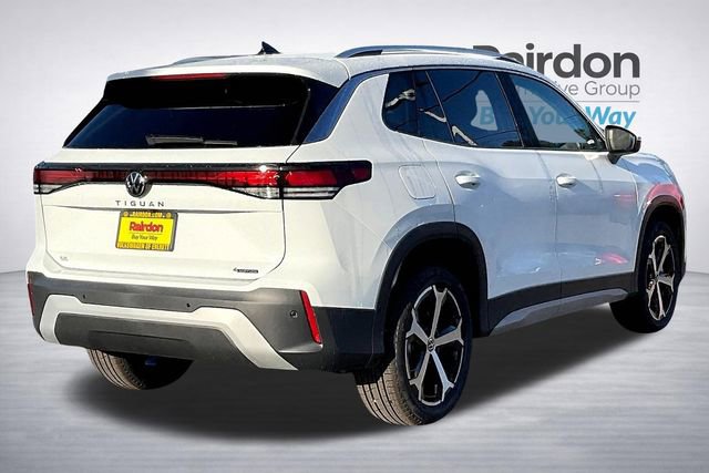 New 2025 Volkswagen Tiguan SE AWD/4WD image 17