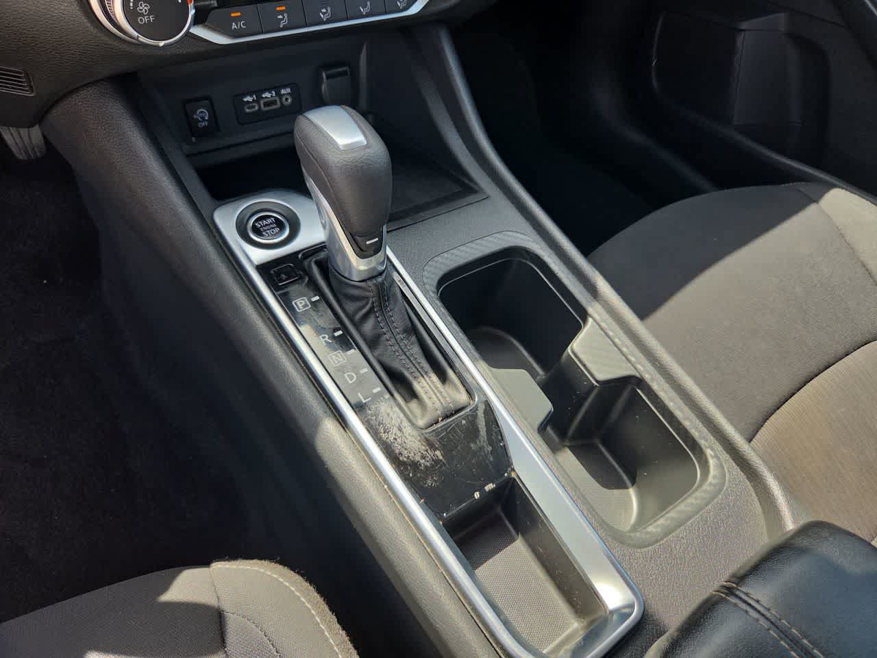 Used 2024 Nissan Sentra SV FWD image 25