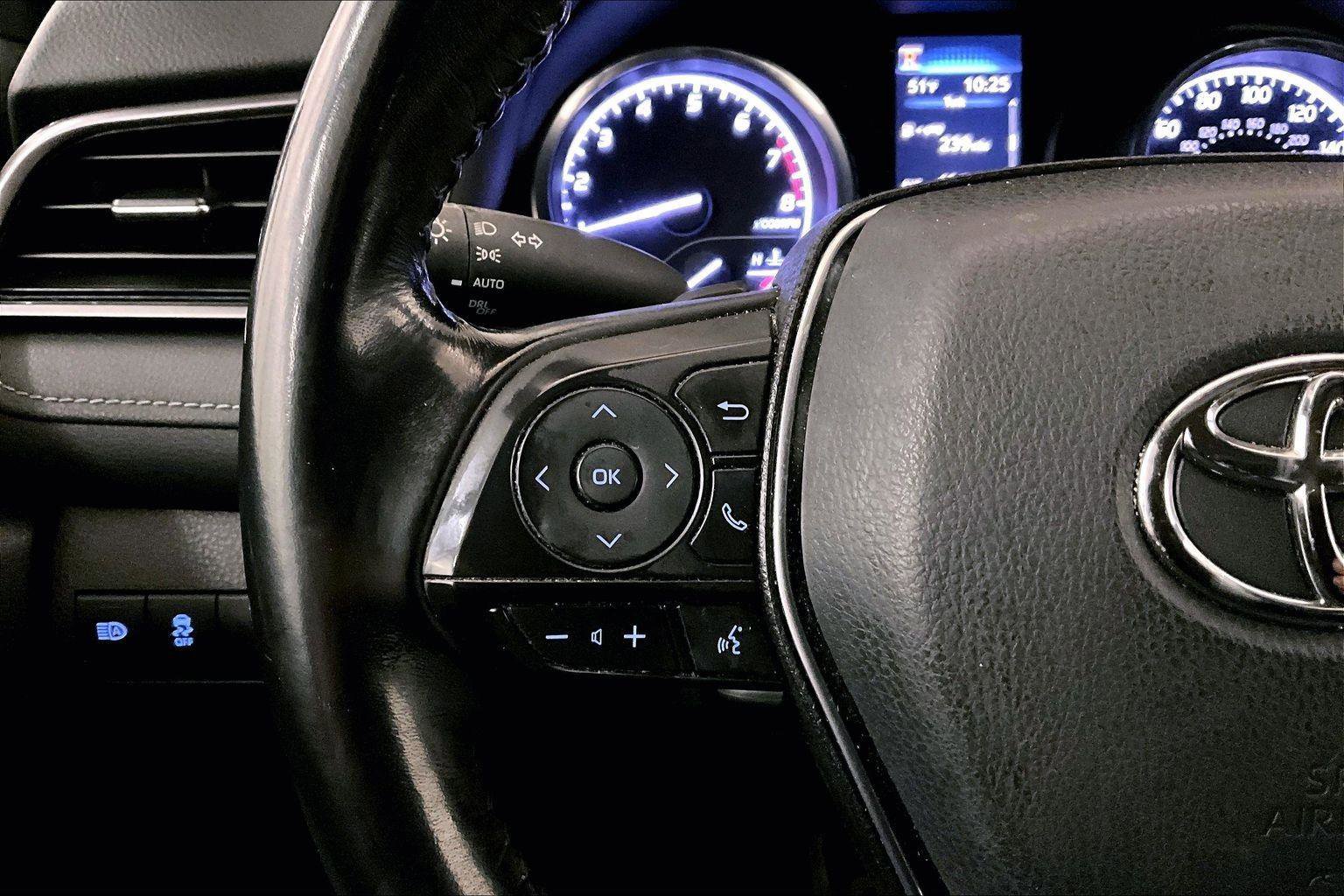 Used 2019 Toyota Camry SE image 17