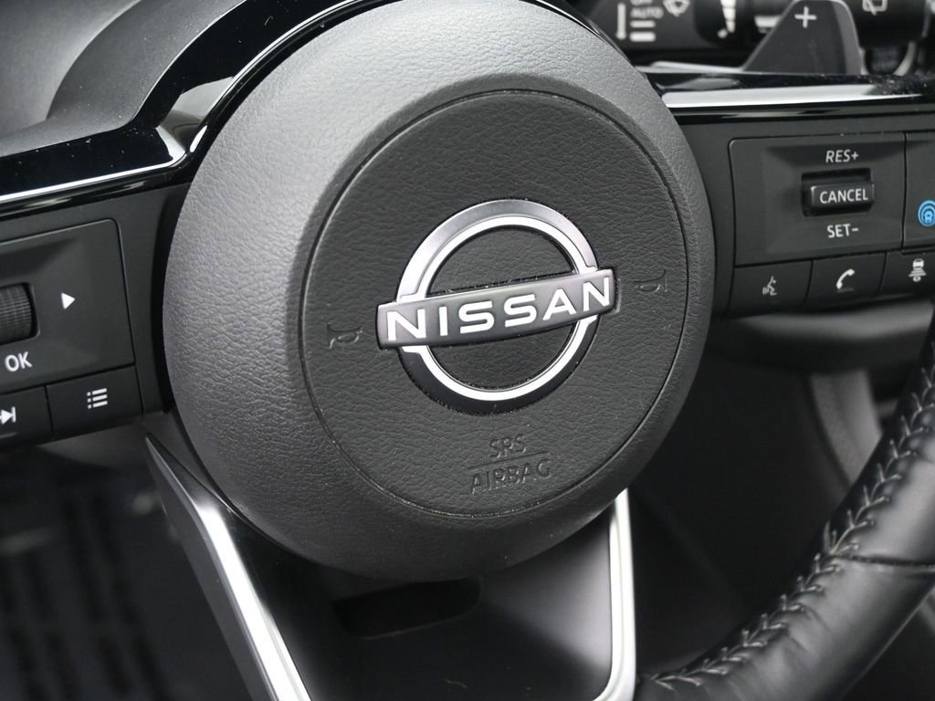 Used 2022 Nissan Pathfinder Platinum w/ Cargo Package image 13