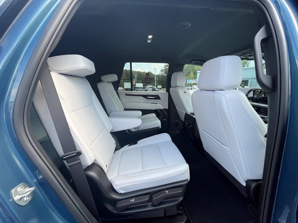 Used 2026 Chevrolet Tahoe Premier AWD/4WD image 17