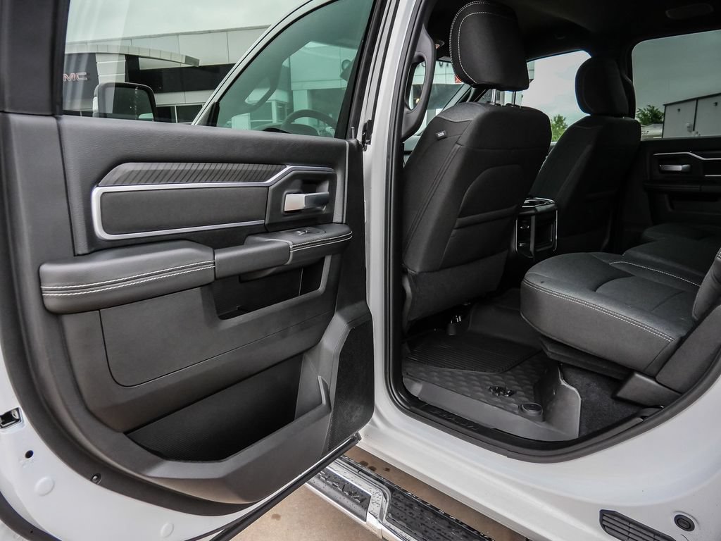 New 2026 RAM 3500 Big Horn AWD/4WD image 28