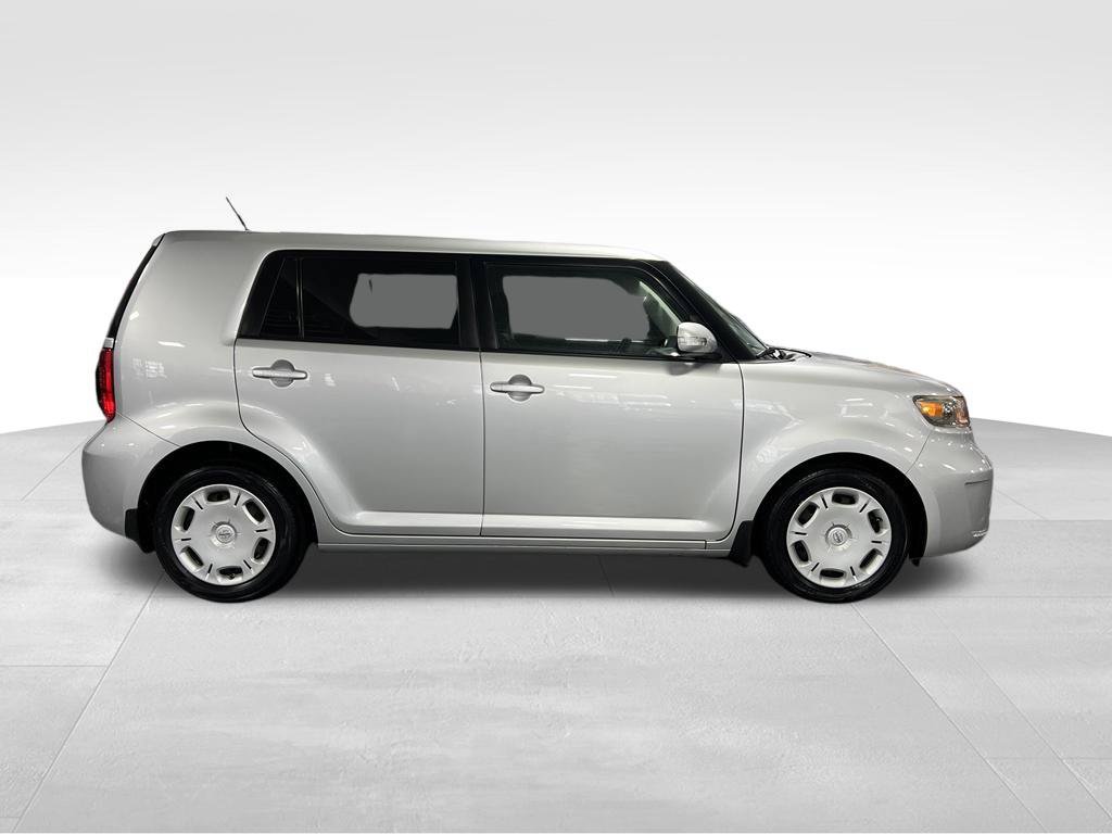 Used 2008 Scion xB FWD image 6
