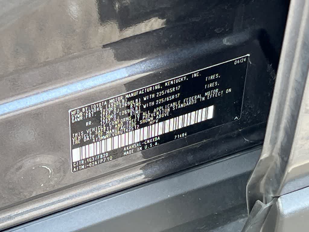 Used 2024 Toyota RAV4 LE AWD/4WD image 32