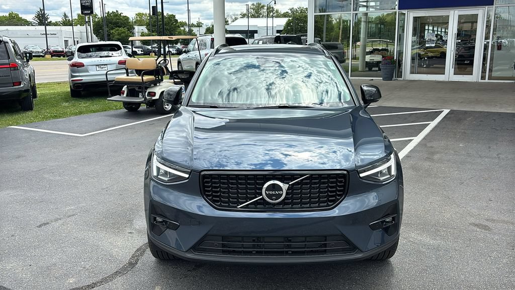 New 2026 Volvo XC40 B5 Plus w/ Protection Package Premier AWD/4WD image 5