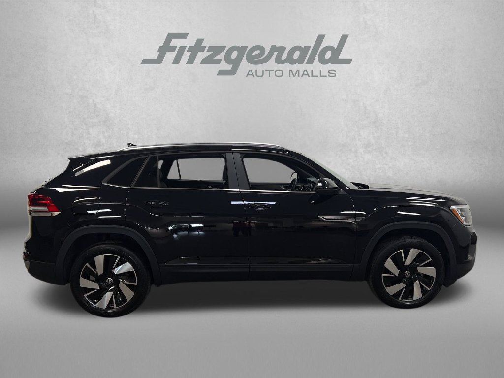 Used 2024 Volkswagen Atlas Cross Sport SE FWD image 7