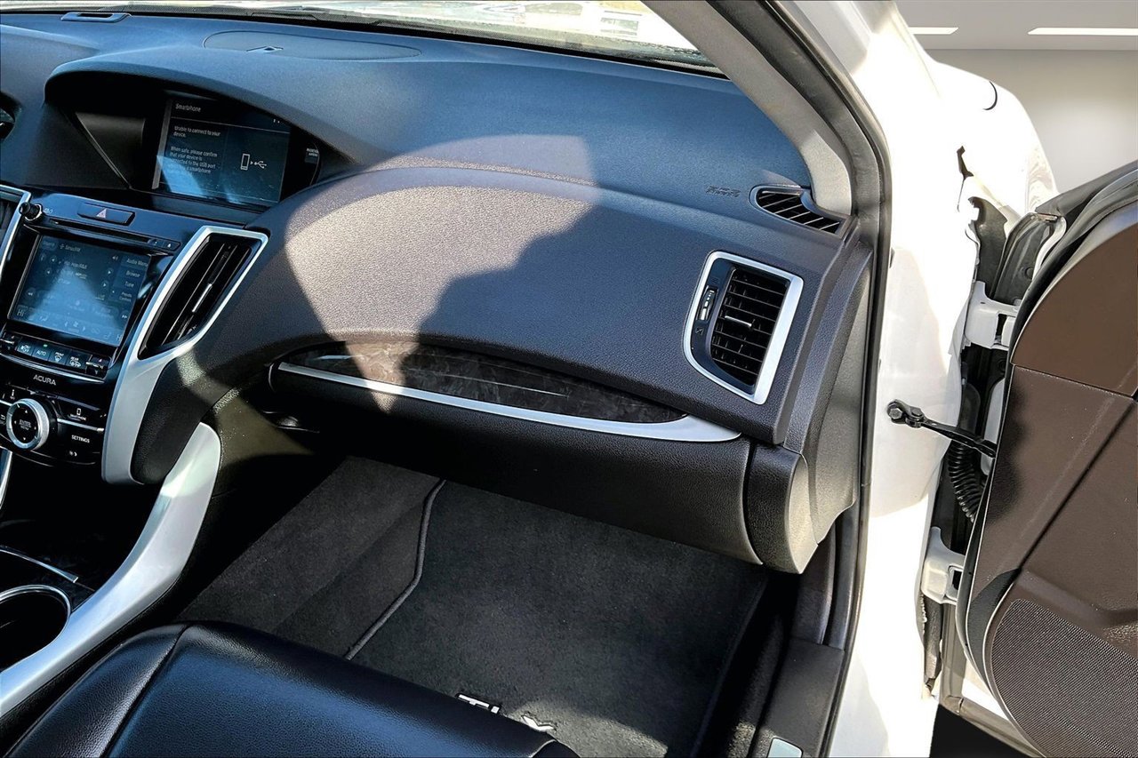 Used 2020 Acura TLX image 25