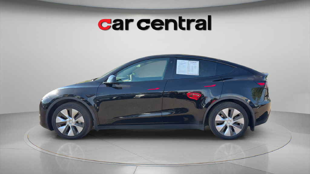 Used 2022 Tesla Model Y Long Range AWD/4WD image 2