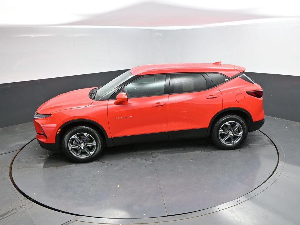 Used 2025 Chevrolet Blazer LT FWD image 29