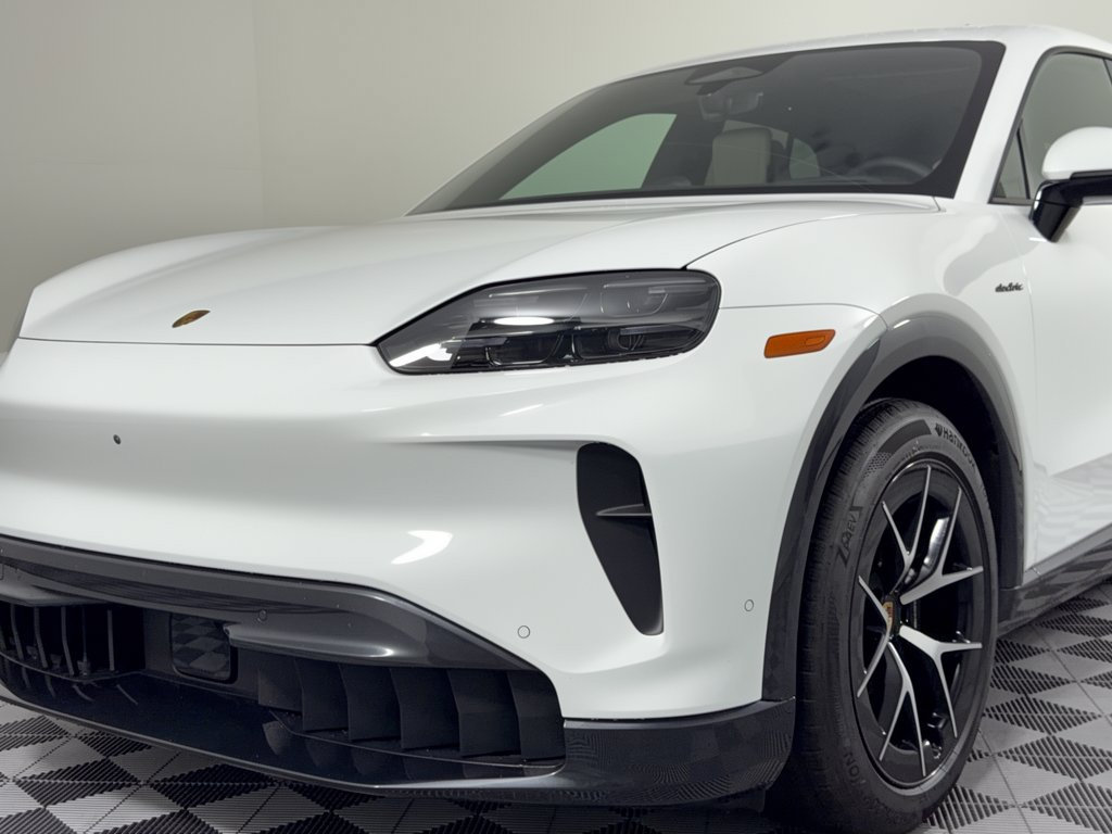 New 2026 Porsche Cayenne Coupe AWD/4WD image 12