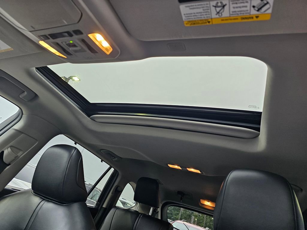 Used 2022 Toyota Highlander XLE image 24