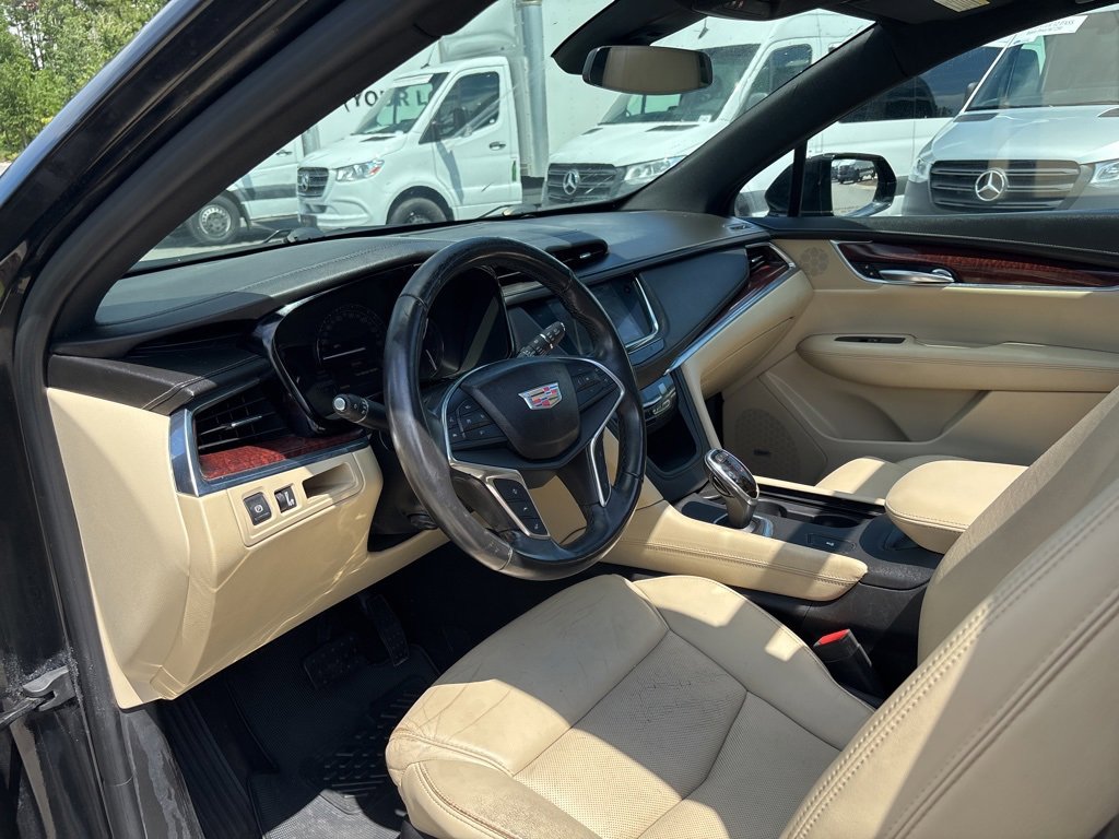 Used 2018 Cadillac XT5 Luxury w/ Driver Awareness Package image 36