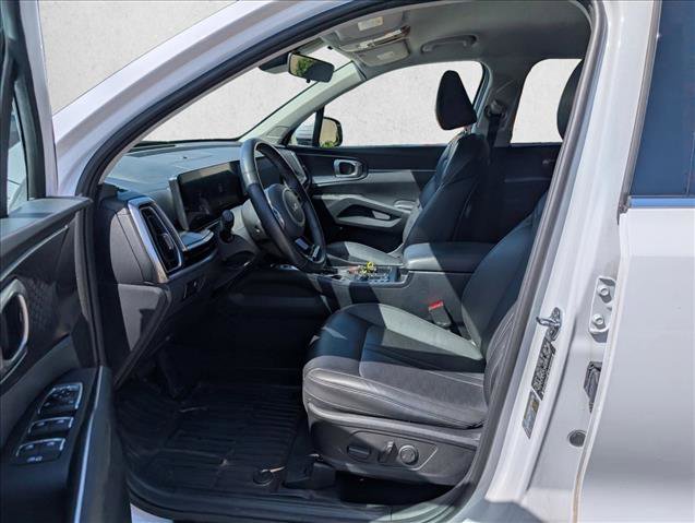 Used 2025 Kia Sorento S FWD image 15