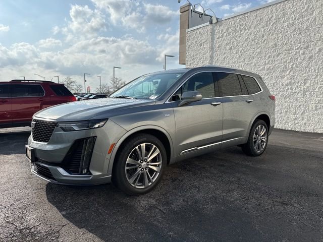 Used 2024 Cadillac XT6 Premium Luxury w/ Technology Package image 3