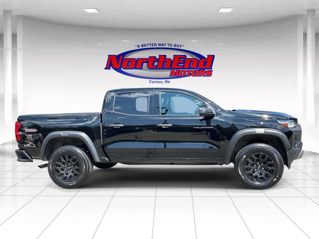 Used 2024 Chevrolet Colorado Trail Boss w/ Advanced Trailering Package AWD/4WD image 8