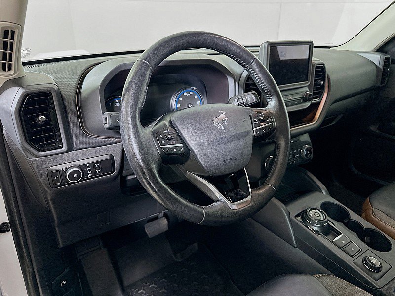 Used 2023 Ford Bronco Sport Outer Banks w/ Tech Package AWD/4WD image 9
