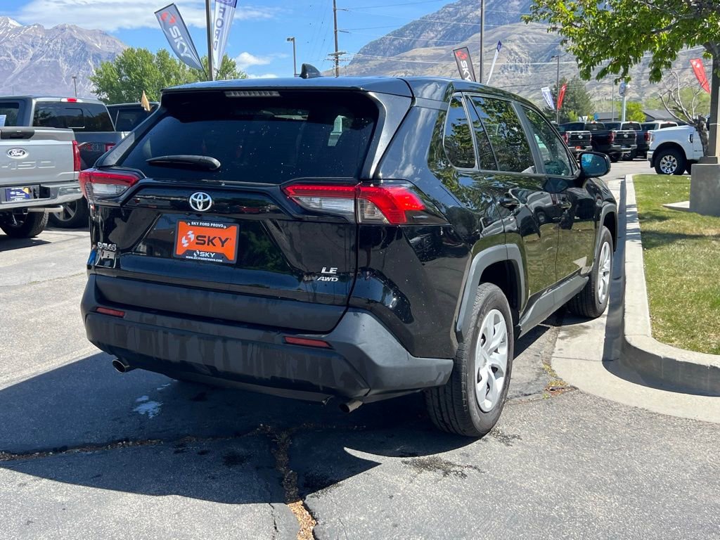Used 2024 Toyota RAV4 LE AWD/4WD image 34