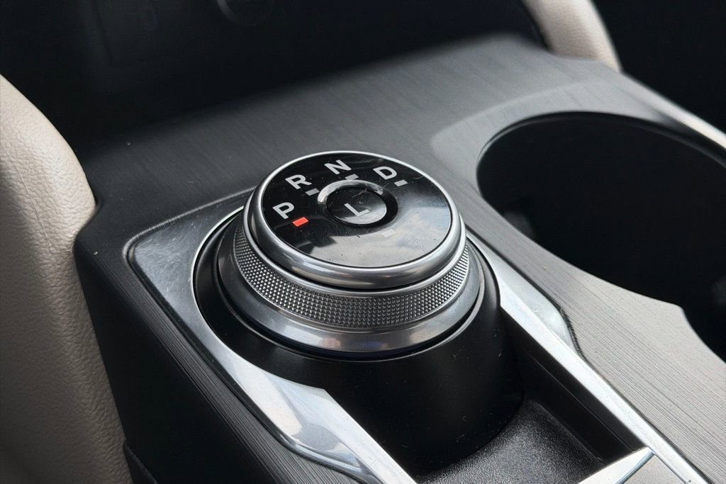 Used 2020 Ford Escape SE image 9