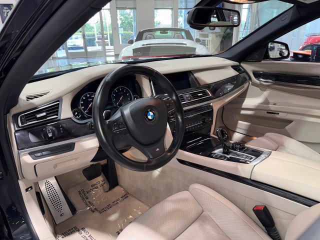 Used 2014 BMW 750i RWD image 6