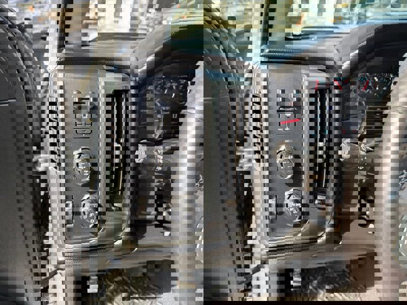 Used 2018 Chevrolet Silverado 1500 LT w/ All Star Edition AWD/4WD image 15