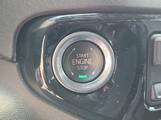 Certified 2025 Chevrolet Silverado 1500 LTZ AWD/4WD image 32