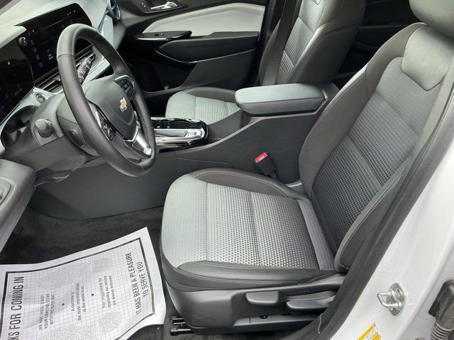 Used 2025 Chevrolet Trax LT w/ LT Convenience Package image 14