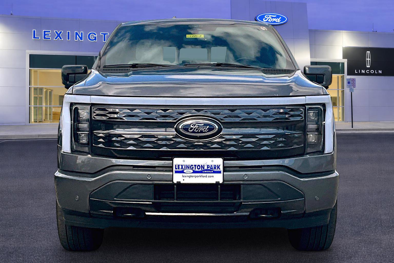 Used 2023 Ford F150 Lightning Platinum image 2