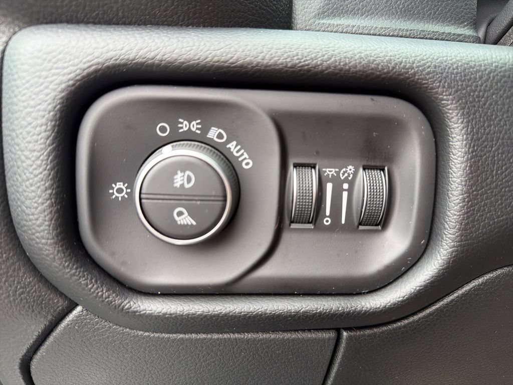 New 2026 RAM 3500 Laramie AWD/4WD image 51