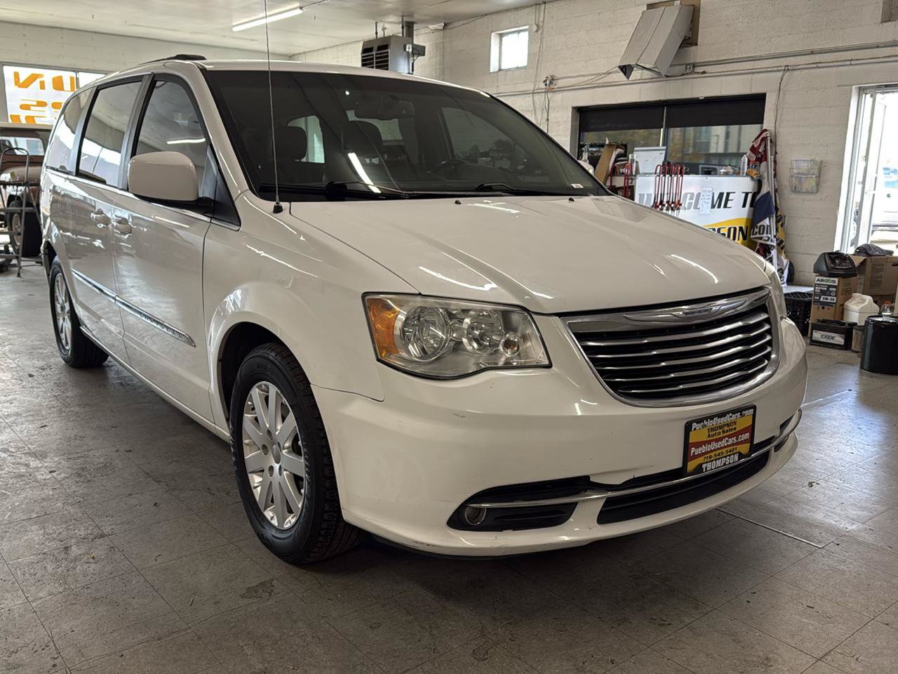 Used 2015 Chrysler Town & Country Touring FWD image 72