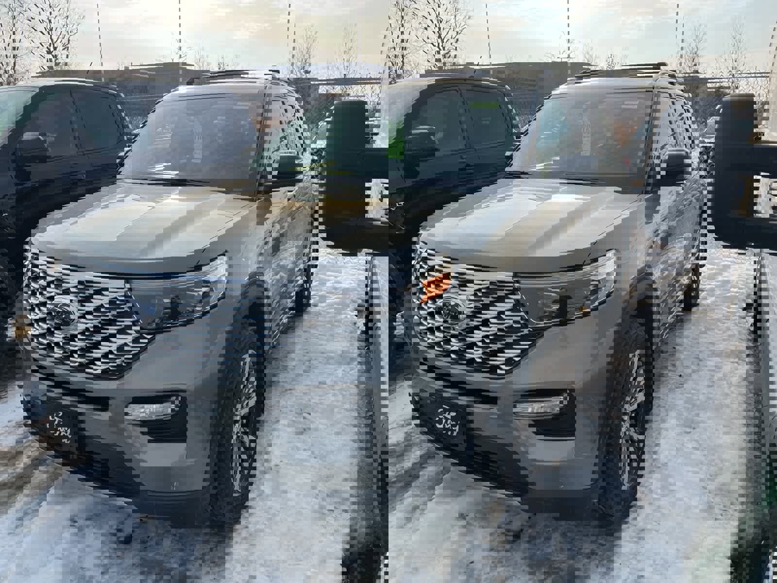 Certified 2020 Ford Explorer Platinum w/ Premium Technology Package image 2