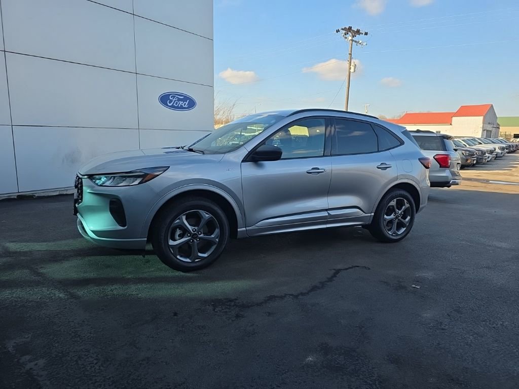 Used 2024 Ford Escape ST-Line image 2
