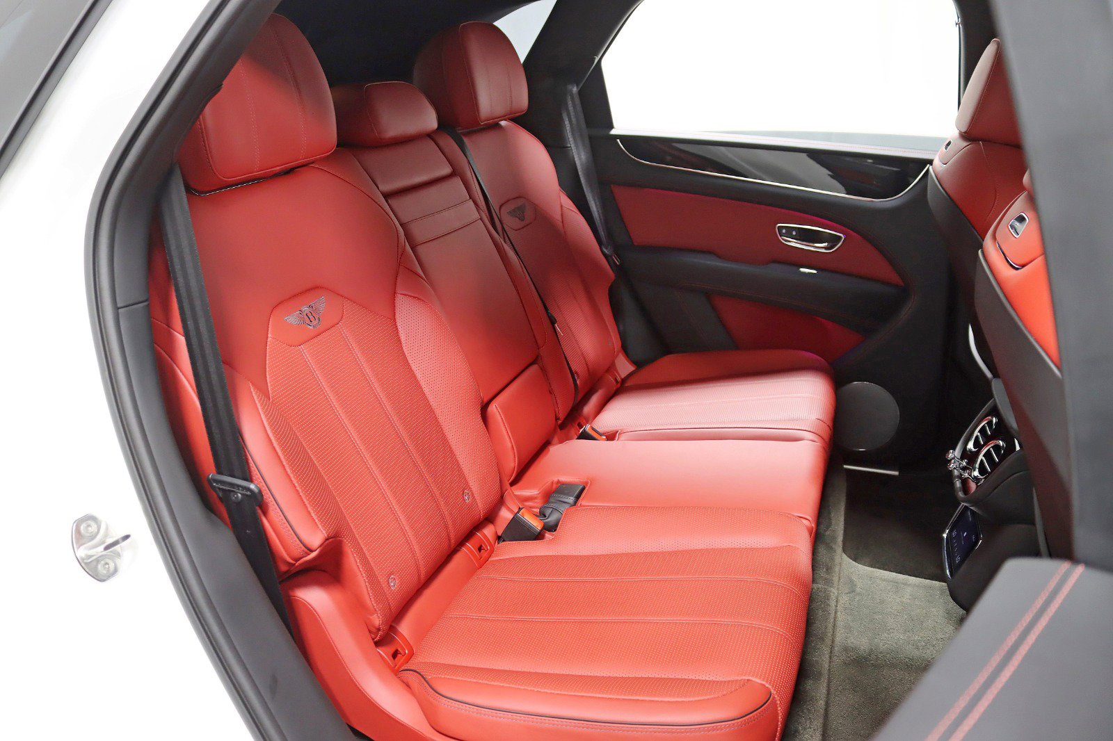 Used 2022 Bentley Bentayga image 37