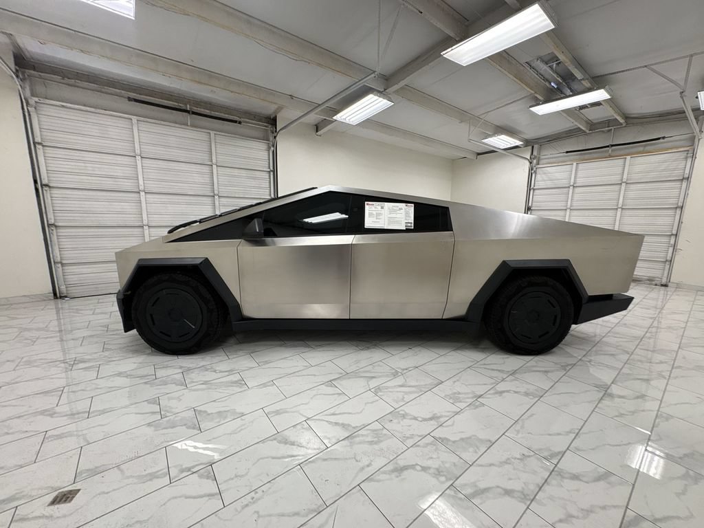 Used 2025 Tesla Cybertruck AWD Crew Cab image 5