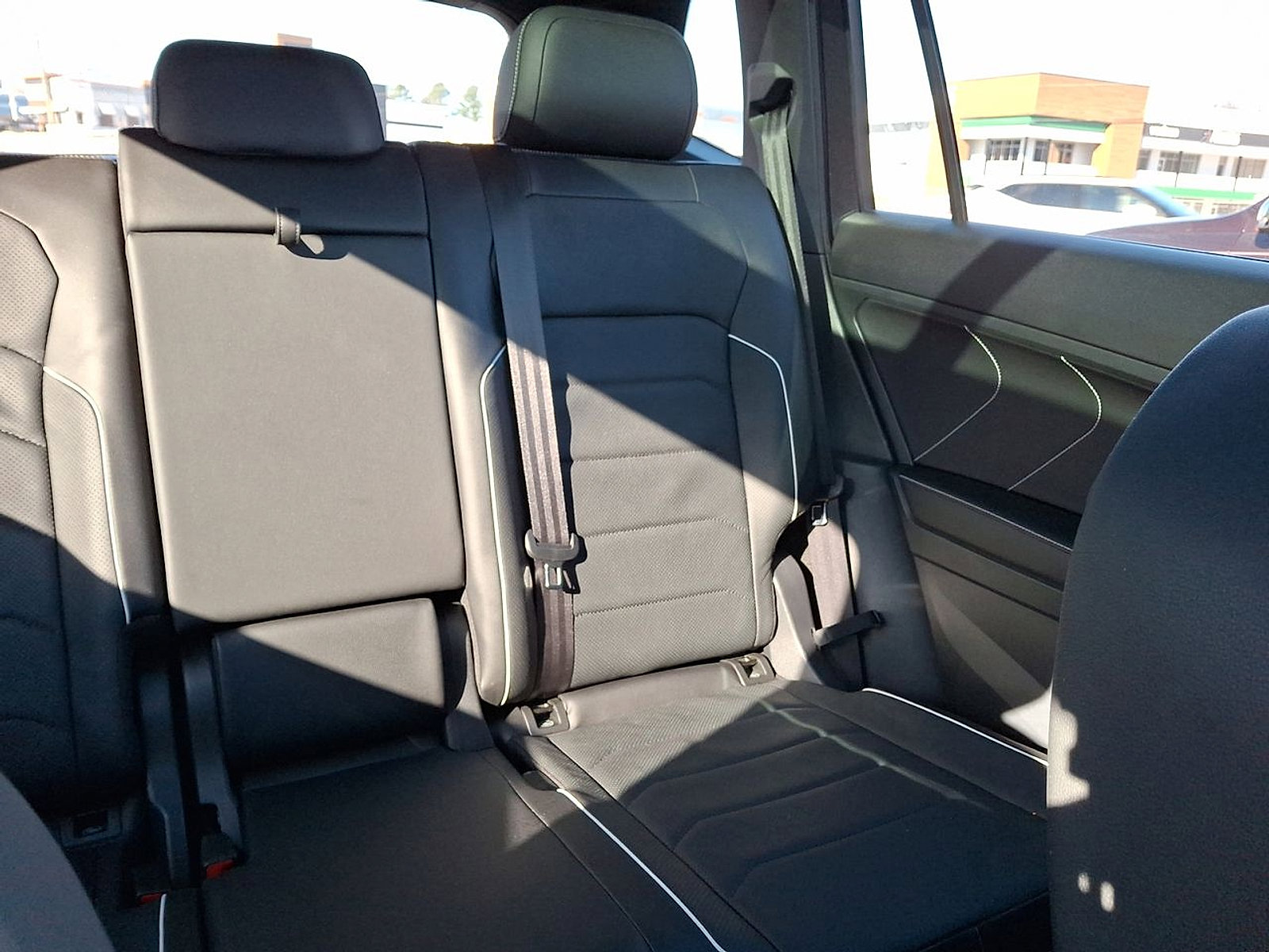 Used 2024 Volkswagen Tiguan SEL R-Line image 14