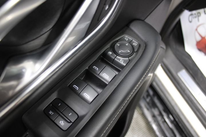 Used 2022 GMC Yukon SLT w/ SLT Premium Package image 20