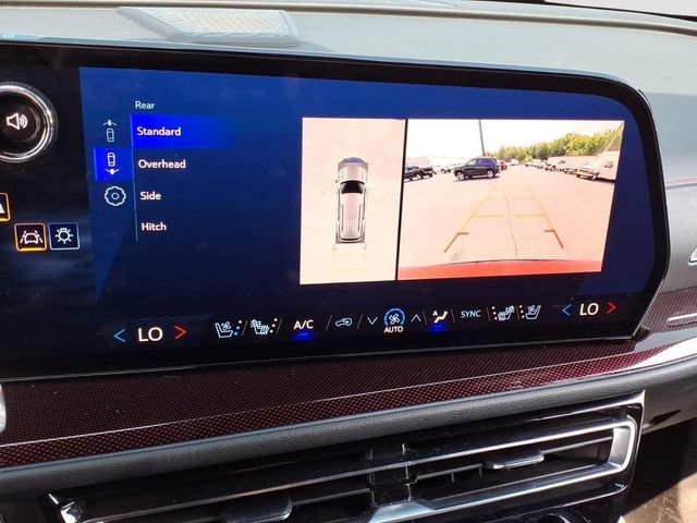 Used 2025 Chevrolet Traverse RS w/ LPO, Floor Liner Package FWD image 21