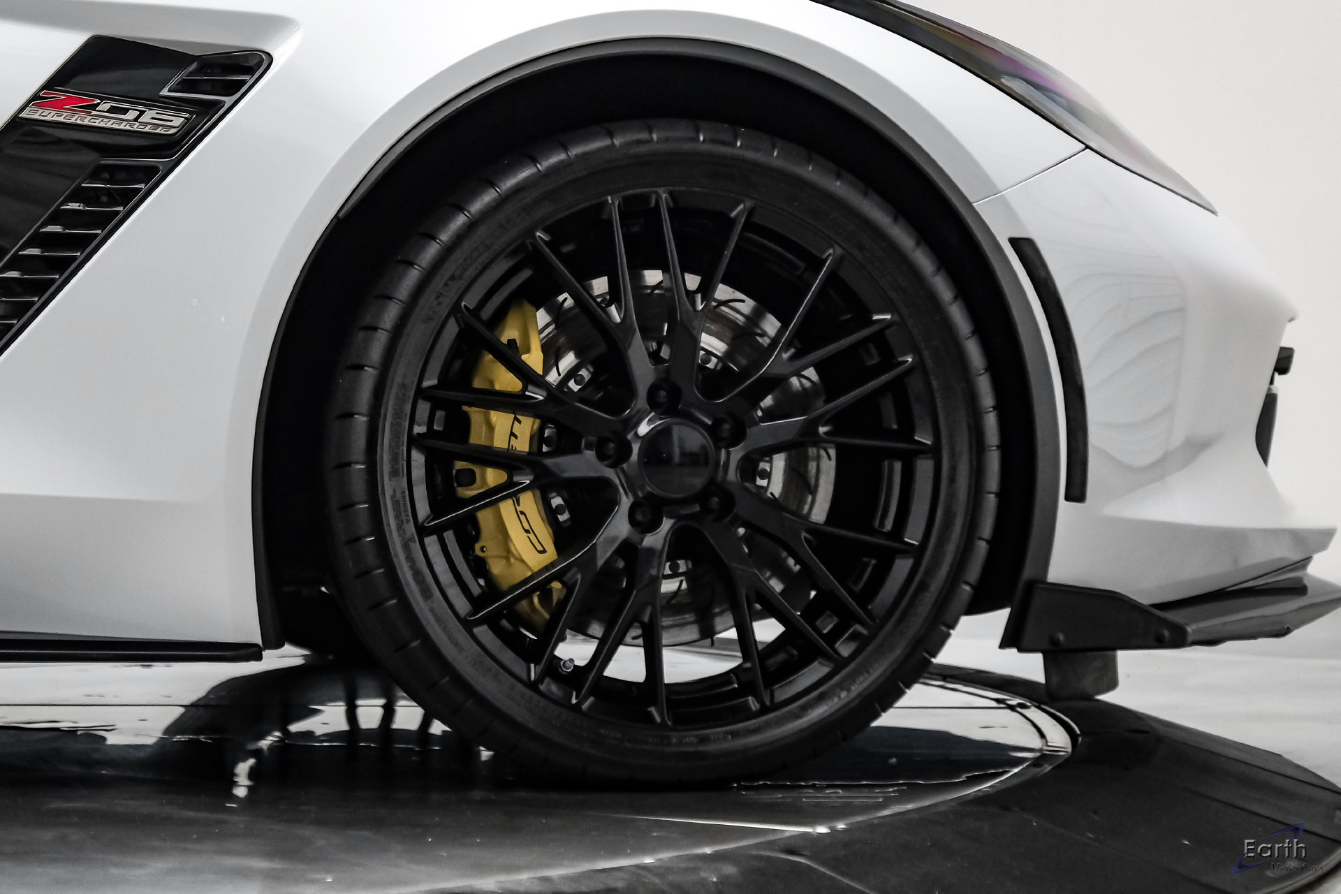 Used 2016 Chevrolet Corvette Z06 w/ 2LZ Preferred Equipment Group RWD image 99