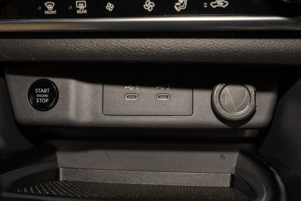 Certified 2025 Nissan Rogue SV image 15