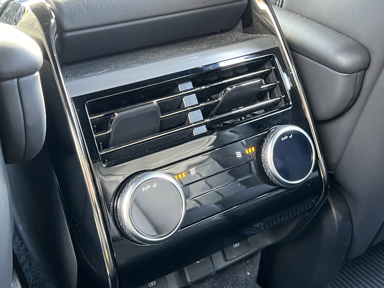 Used 2023 Land Rover Range Rover Sport SE image 14